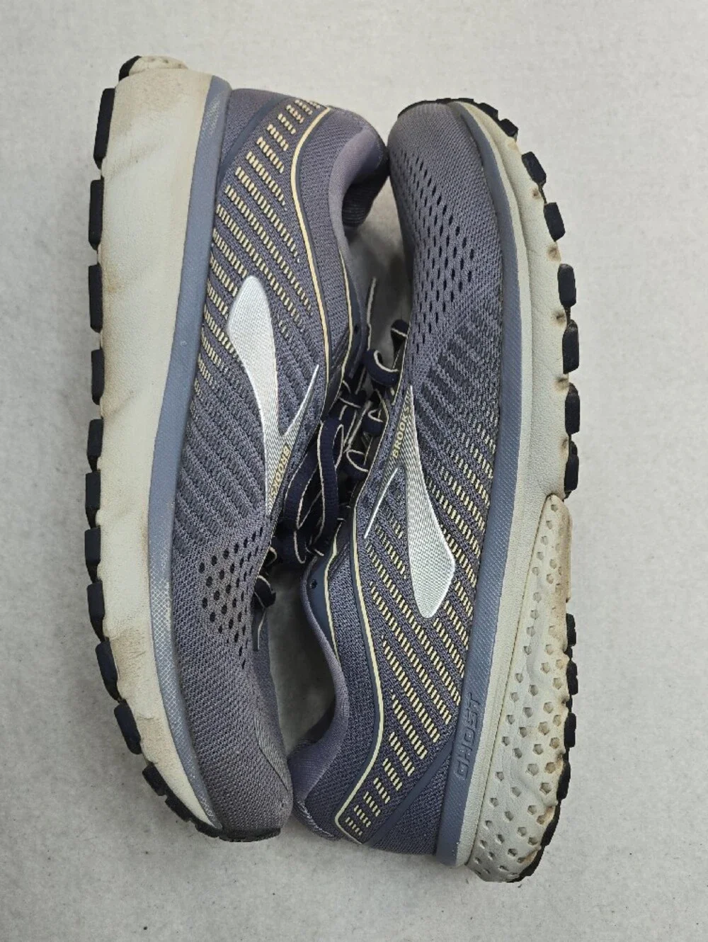 Brooks Women's Ghost 12 running shoe in a lavender-gray
